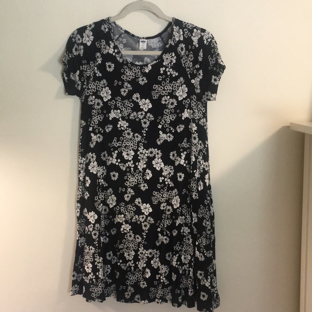 Old Navy Flowered Swing Dress